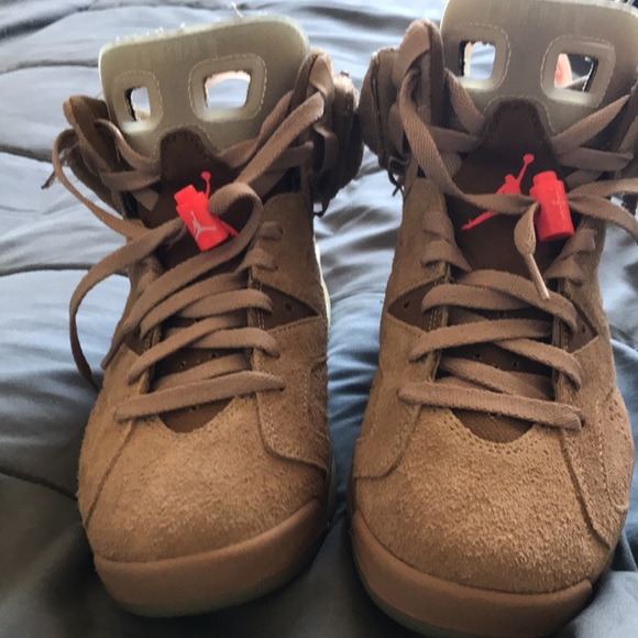 Womens Jordan 6 x Travis Scott collab - Picture 2 of 4
